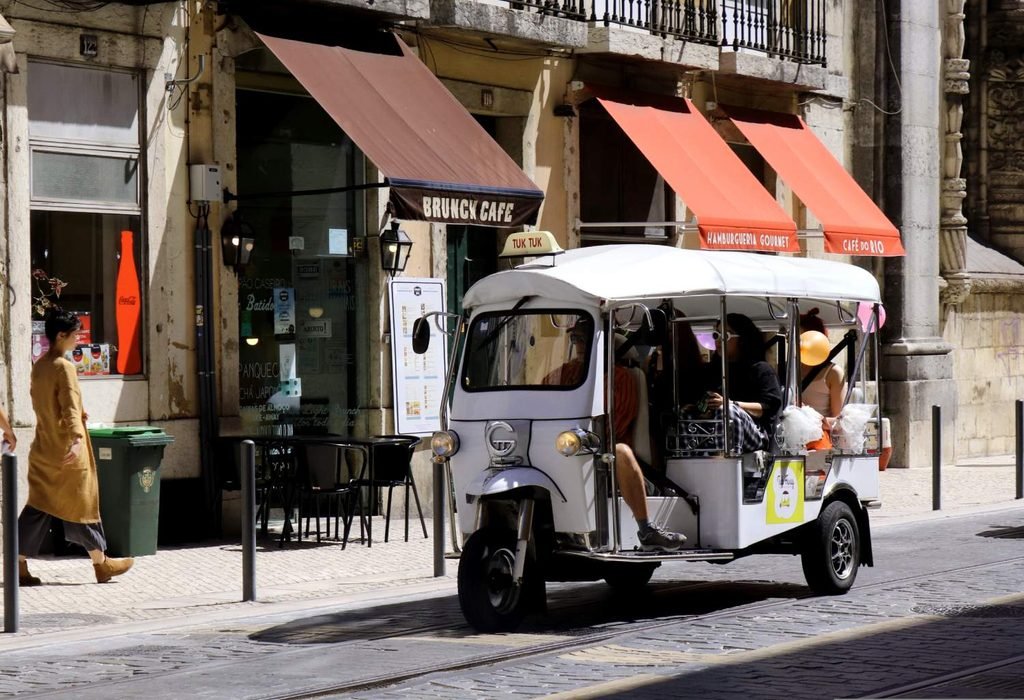 Tuk Tuk zur Burg São Jorge in Lissabon